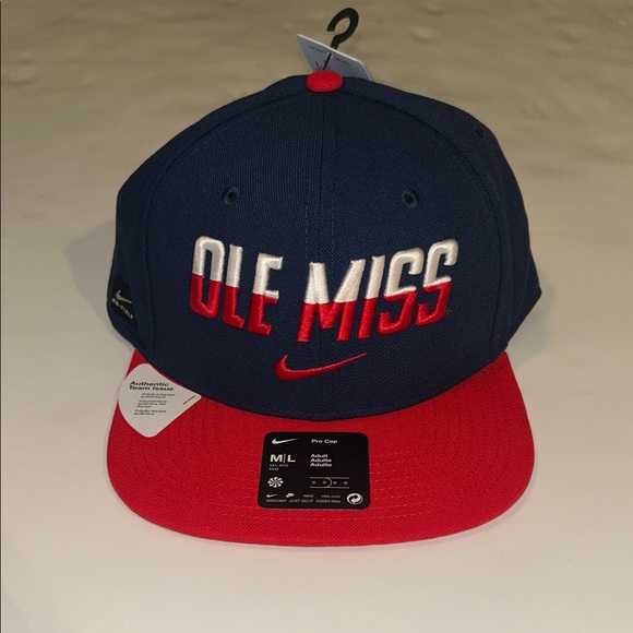 Nike Ole Miss Navy and Red Hat - Picture 1 of 6